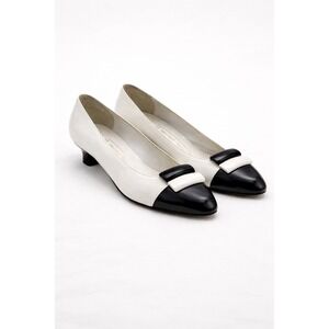 Bruno Magli Italy Vintage 5.5 Black White Cap Toe Leather‎ Heels